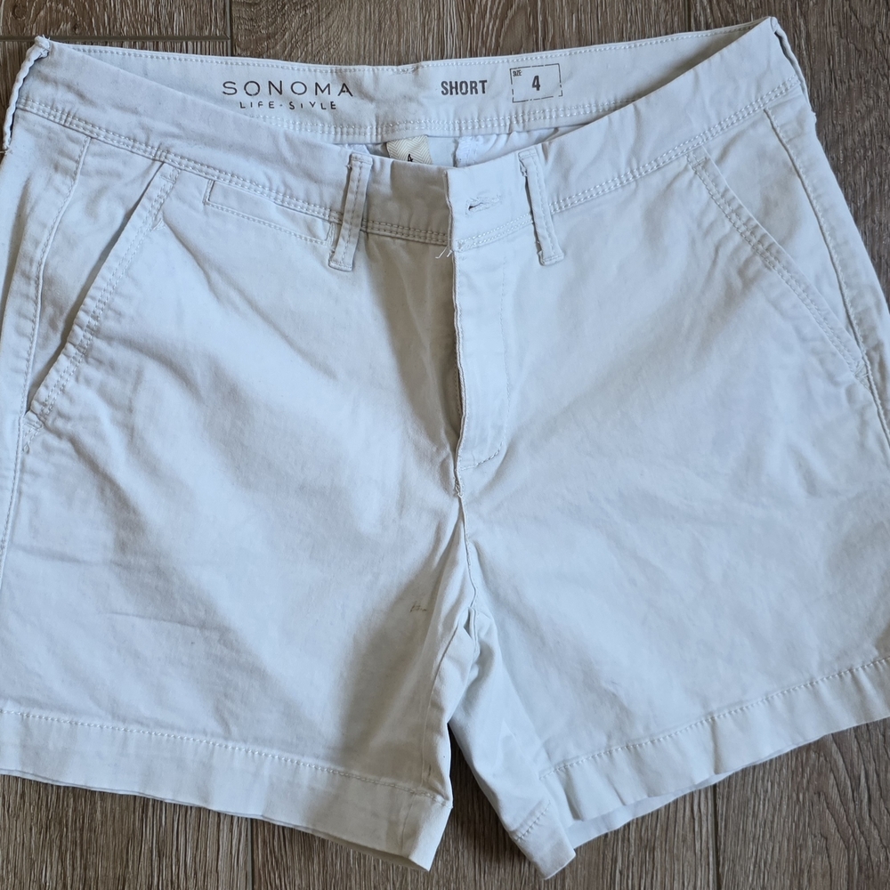 Sonoma Women's Classic Cream Chino Shorts Size 4